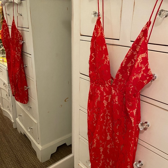 Vivian Deep V Dress - Picture 4 of 9